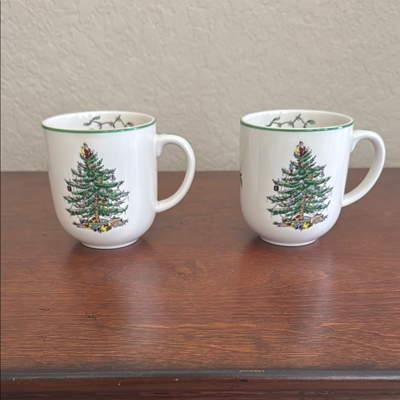 Spode White and Green Ceramic Mugs with Christmas Tree Design - Picture 6 of 6